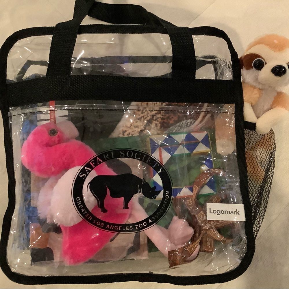 L.A. Zoo VIP Member Gift Bag- Stuffies- Blanket- brochure- Scarf Special Edition - Picture 2 of 9